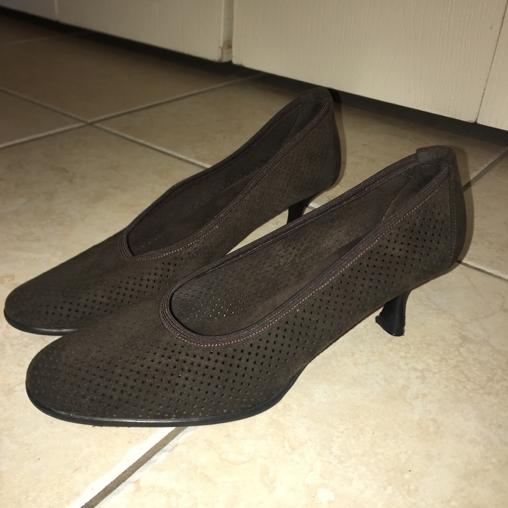 Stuart Weitzman Mesh Perforated Kitten Heels Brown